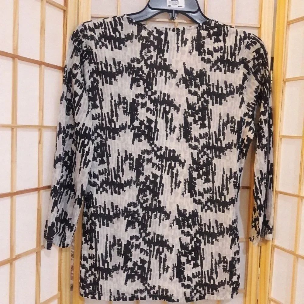 Ann Taylor Geometric Print Black White Blouse Sz M - Picture 2 of 6